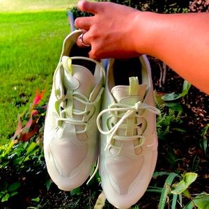 Nike Air Max Infinity 2 Neon lime green size 9 women’s.